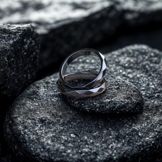 PIERŚCIEŃ Z HEMATYTEM